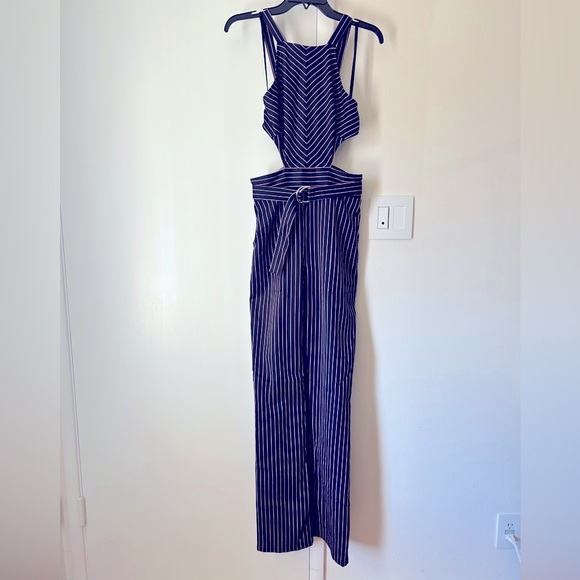 NWT Bebe Cut Out Belted Striped Sleeveless Wide Leg Jumpsuit Size 6 - Picture 2 of 14